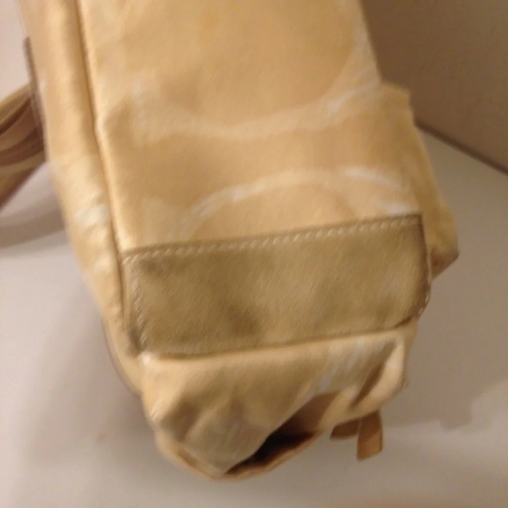 COACH vintage y2k scribble Hampton yellow front pocket bag